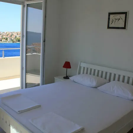 Apartment Mina *